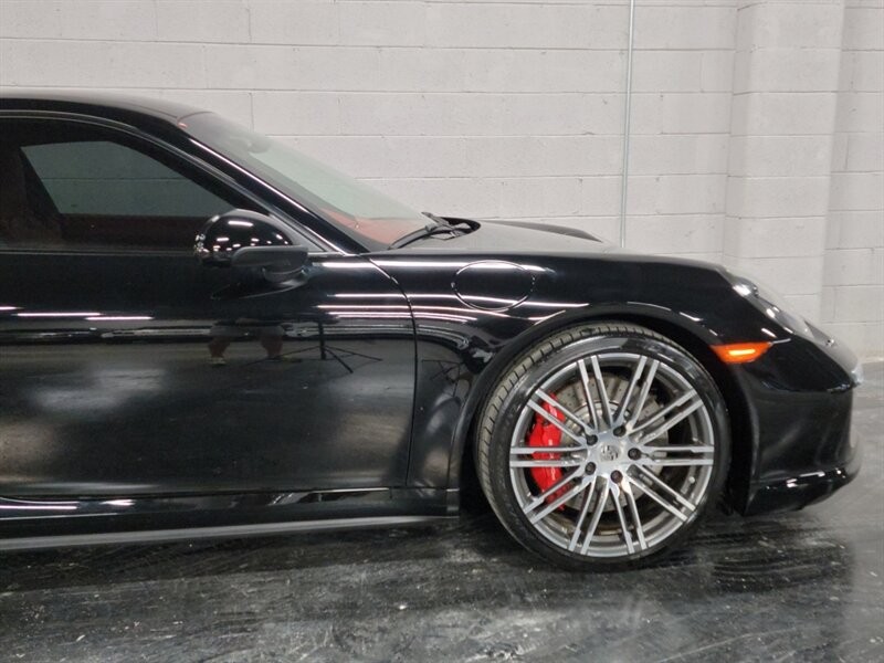 Porsche 911 Turbo Vehicle Full-screen Gallery Image 13