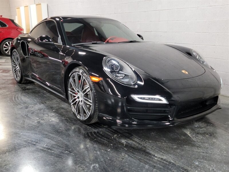 Porsche 911 Turbo Vehicle Full-screen Gallery Image 15