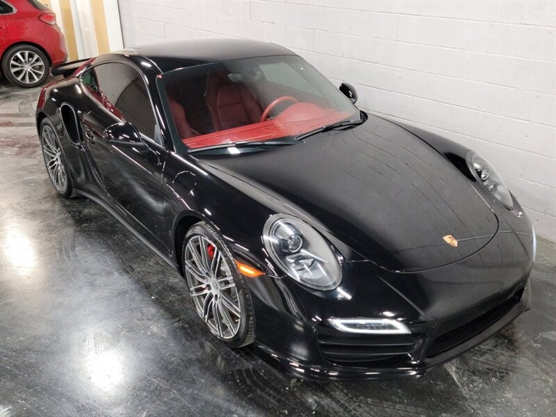 Porsche 911 Turbo Vehicle Full-screen Gallery Image 16