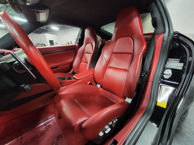 Porsche 911 Turbo Vehicle Full-screen Gallery Image 21