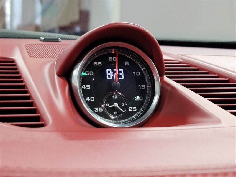 Porsche 911 Turbo Vehicle Full-screen Gallery Image 40