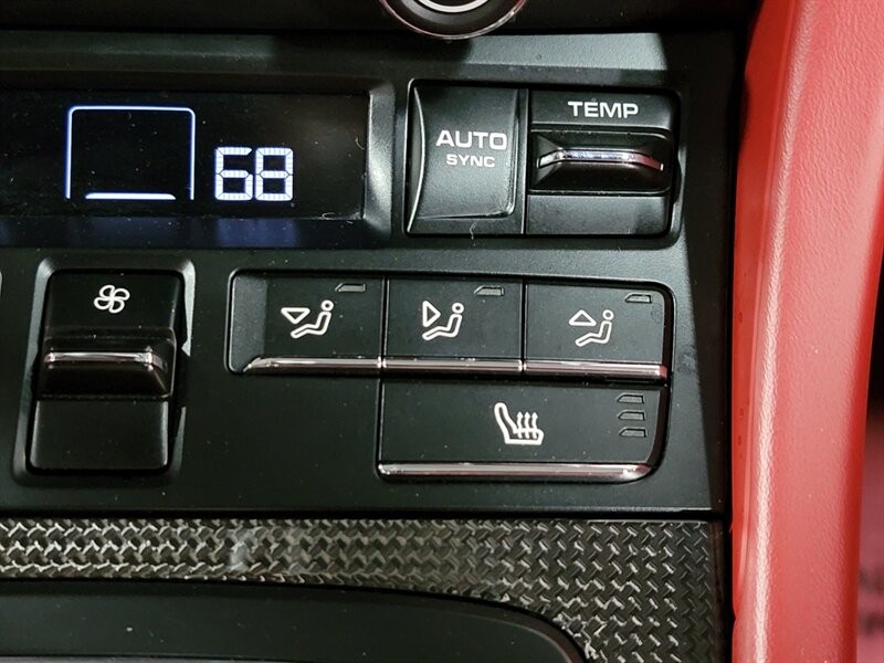 Porsche 911 Turbo Vehicle Full-screen Gallery Image 48