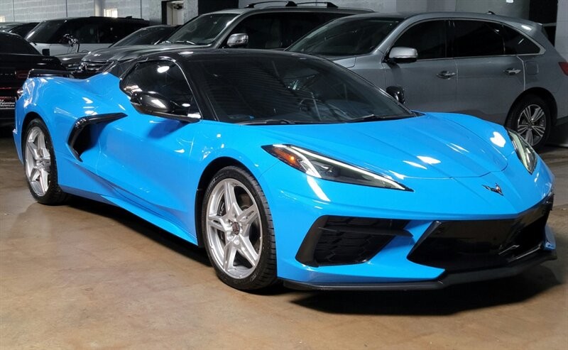 Chevrolet CORVETTE Stingray 3LT Vehicle Full-screen Gallery Image 14