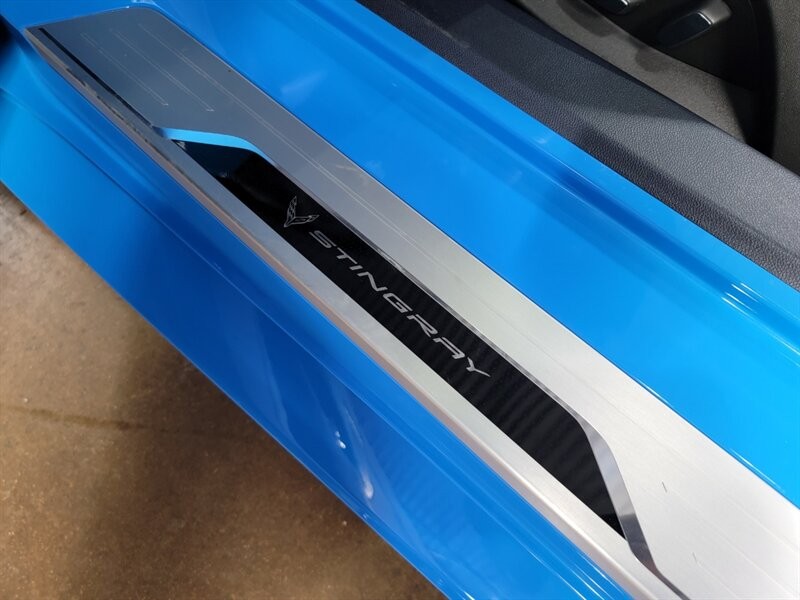 Chevrolet CORVETTE Stingray 3LT Vehicle Full-screen Gallery Image 25