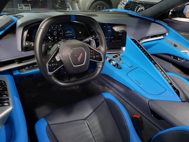 Chevrolet CORVETTE Stingray 3LT Vehicle Full-screen Gallery Image 27