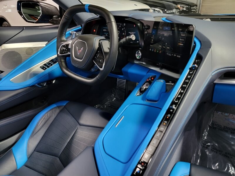 Chevrolet CORVETTE Stingray 3LT Vehicle Full-screen Gallery Image 33