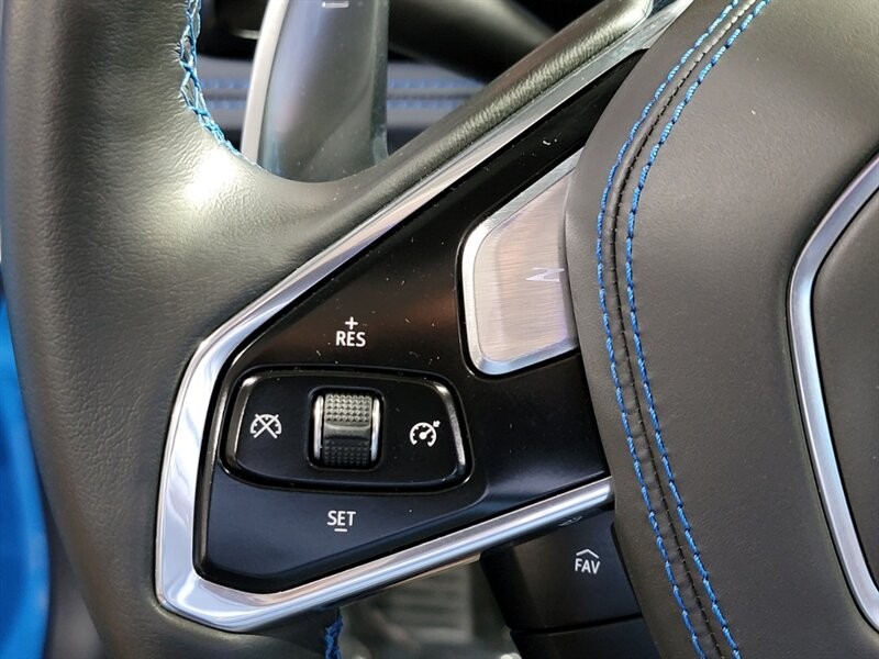 Chevrolet CORVETTE Stingray 3LT Vehicle Full-screen Gallery Image 35