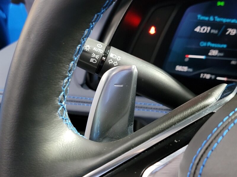 Chevrolet CORVETTE Stingray 3LT Vehicle Full-screen Gallery Image 39