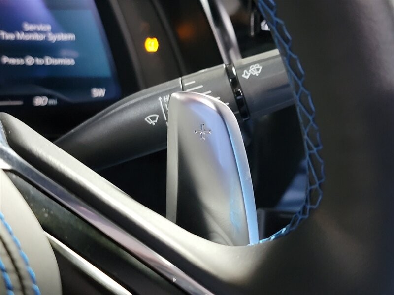 Chevrolet CORVETTE Stingray 3LT Vehicle Full-screen Gallery Image 40