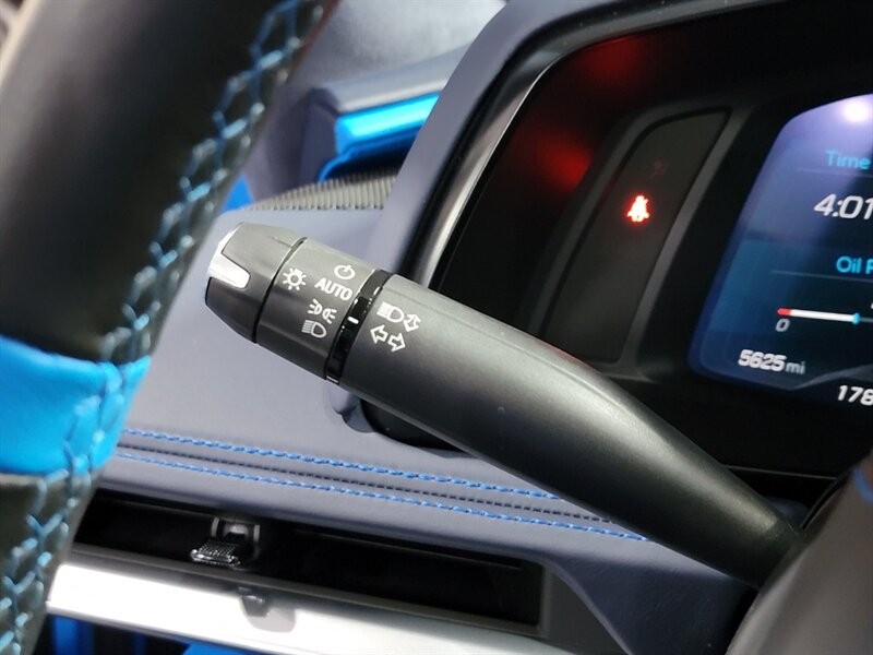 Chevrolet CORVETTE Stingray 3LT Vehicle Full-screen Gallery Image 41