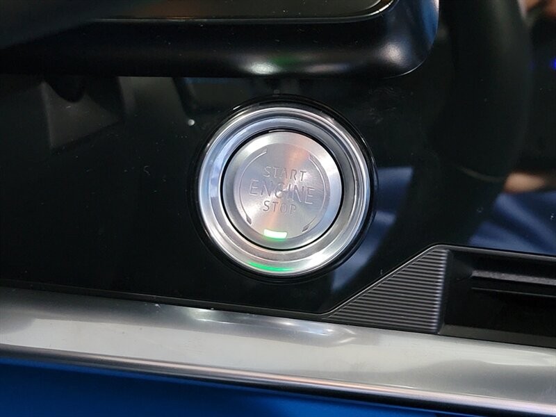 Chevrolet CORVETTE Stingray 3LT Vehicle Full-screen Gallery Image 42