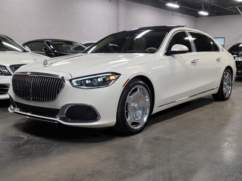 Mercedes-Benz Maybach S580 4Matic Vehicle Full-screen Gallery Image 02