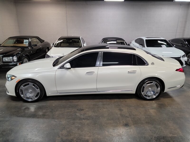 Mercedes-Benz Maybach S580 4Matic Vehicle Full-screen Gallery Image 07