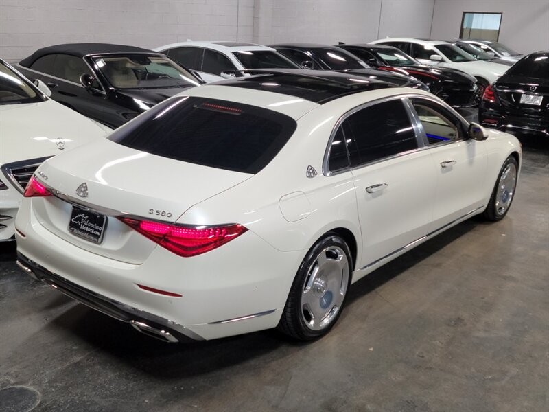 Mercedes-Benz Maybach S580 4Matic Vehicle Full-screen Gallery Image 12