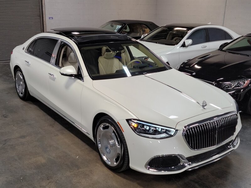 Mercedes-Benz Maybach S580 4Matic Vehicle Full-screen Gallery Image 18