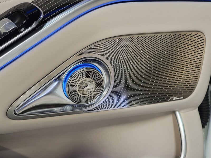 Mercedes-Benz Maybach S580 4Matic Vehicle Full-screen Gallery Image 29