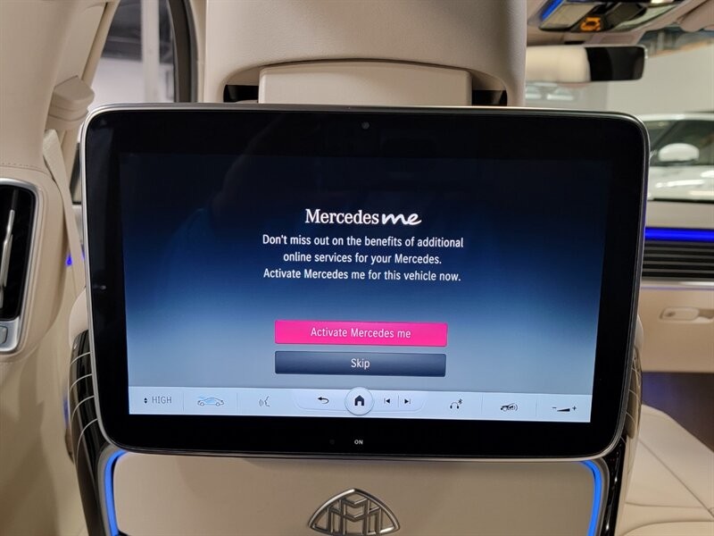 Mercedes-Benz Maybach S580 4Matic Vehicle Full-screen Gallery Image 35