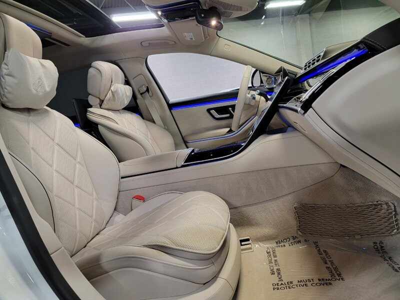 Mercedes-Benz Maybach S580 4Matic Vehicle Full-screen Gallery Image 44