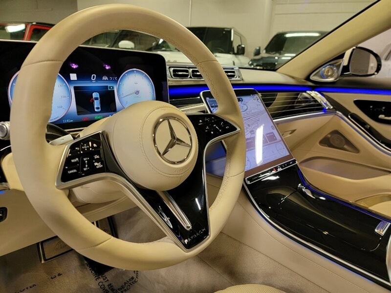 Mercedes-Benz Maybach S580 4Matic Vehicle Full-screen Gallery Image 47