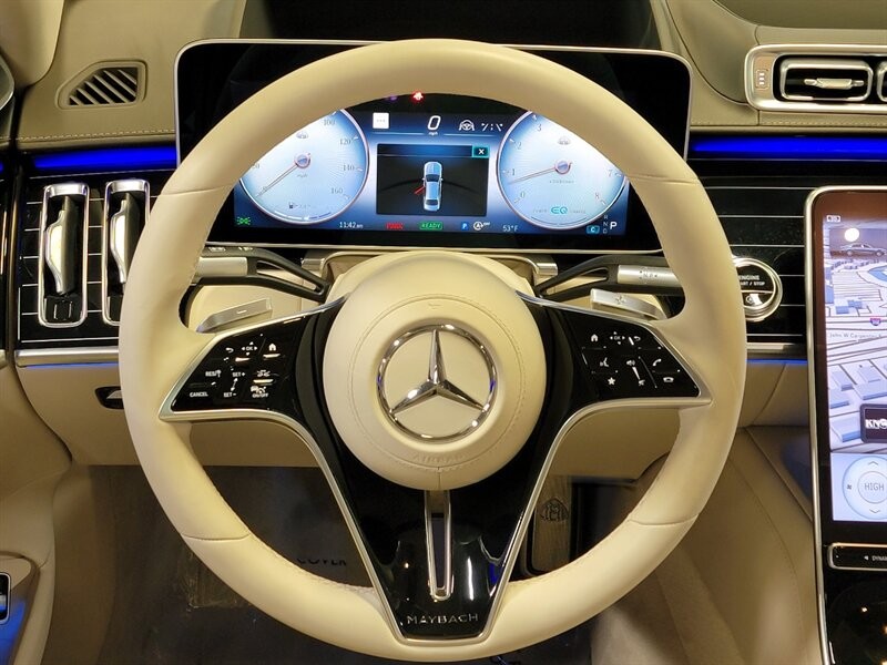 Mercedes-Benz Maybach S580 4Matic Vehicle Full-screen Gallery Image 48