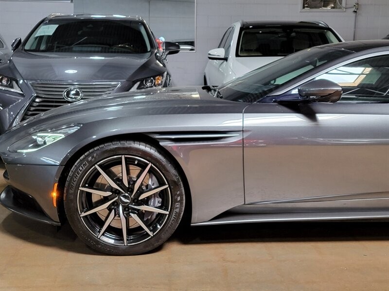 Aston Martin DB11 V12 Vehicle Full-screen Gallery Image 05