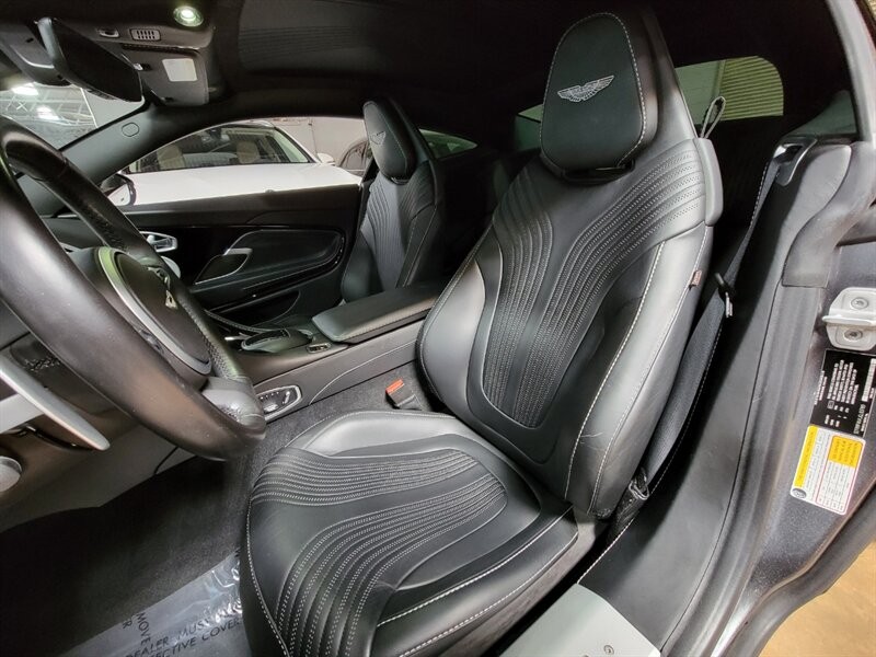 Aston Martin DB11 V12 Vehicle Full-screen Gallery Image 19