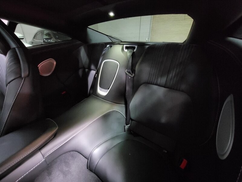 Aston Martin DB11 V12 Vehicle Full-screen Gallery Image 20