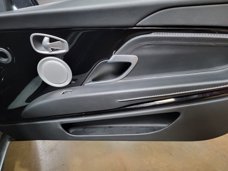 Aston Martin DB11 V12 Vehicle Full-screen Gallery Image 21