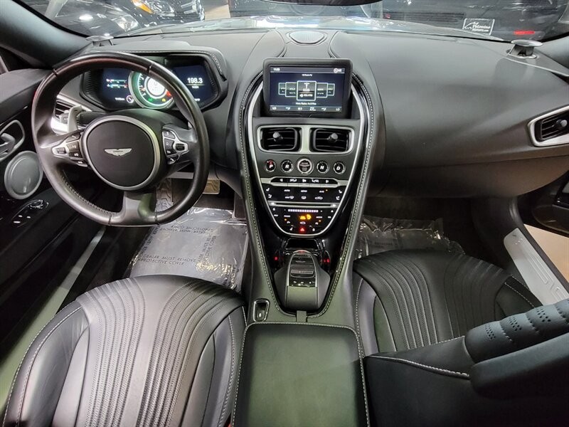 Aston Martin DB11 V12 Vehicle Full-screen Gallery Image 29