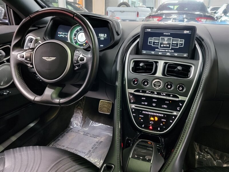 Aston Martin DB11 V12 Vehicle Full-screen Gallery Image 31