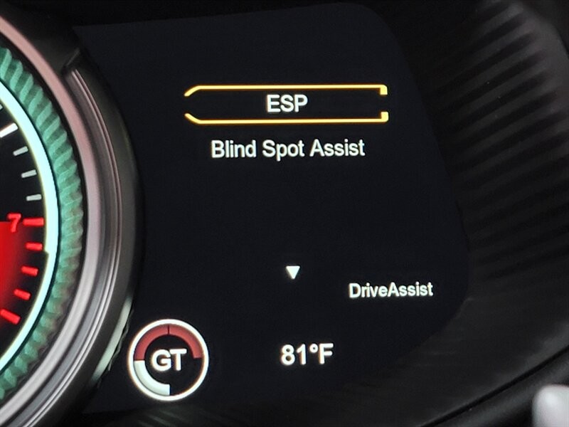 Aston Martin DB11 V12 Vehicle Full-screen Gallery Image 40