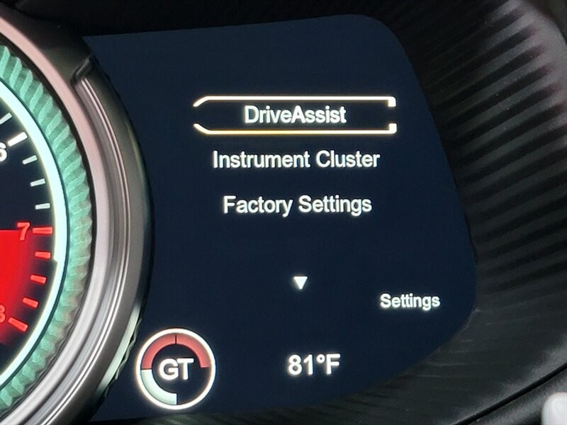 Aston Martin DB11 V12 Vehicle Full-screen Gallery Image 41