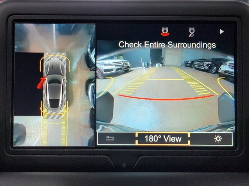 Aston Martin DB11 V12 Vehicle Full-screen Gallery Image 44