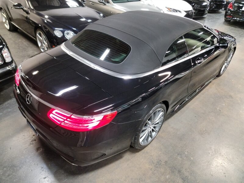 Mercedes-Benz 550 Vehicle Full-screen Gallery Image 09