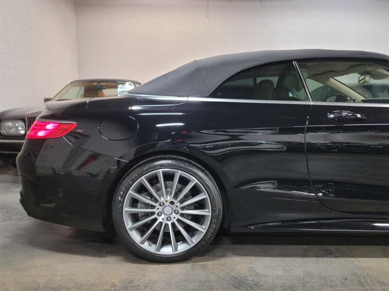 Mercedes-Benz 550 Vehicle Full-screen Gallery Image 11