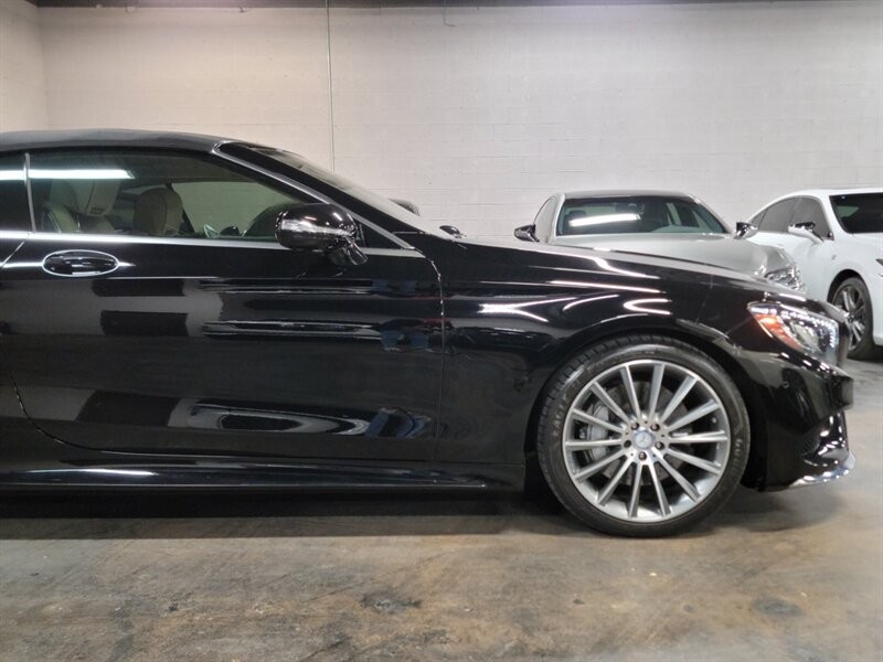 Mercedes-Benz 550 Vehicle Full-screen Gallery Image 12