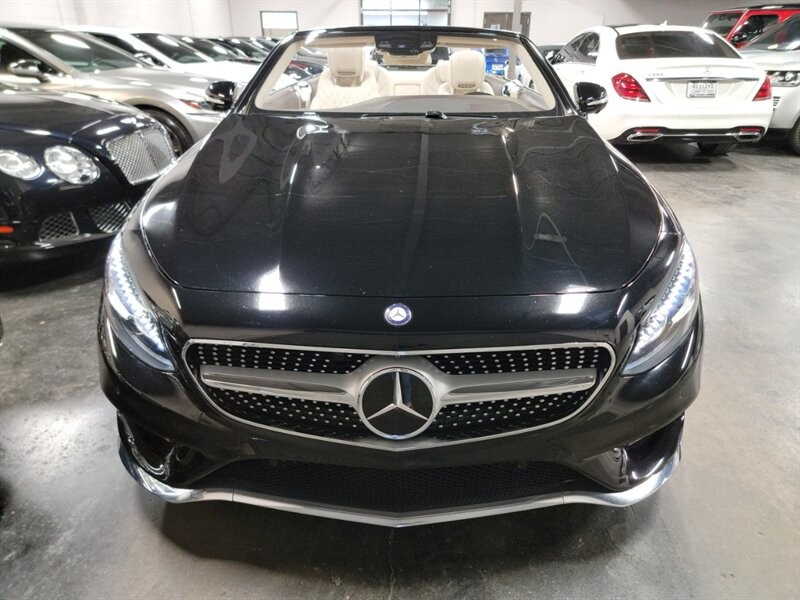 Mercedes-Benz 550 Vehicle Full-screen Gallery Image 16