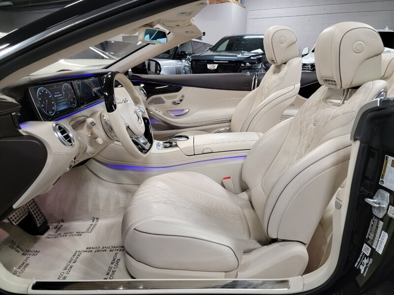 Mercedes-Benz 550 Vehicle Full-screen Gallery Image 22