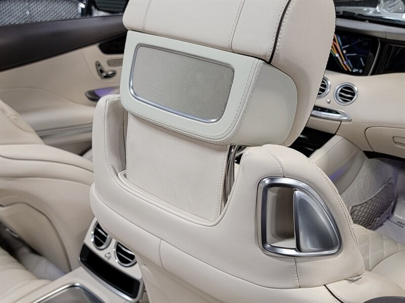 Mercedes-Benz 550 Vehicle Full-screen Gallery Image 29