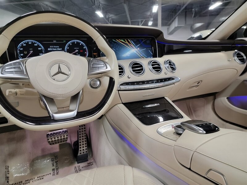 Mercedes-Benz 550 Vehicle Full-screen Gallery Image 38