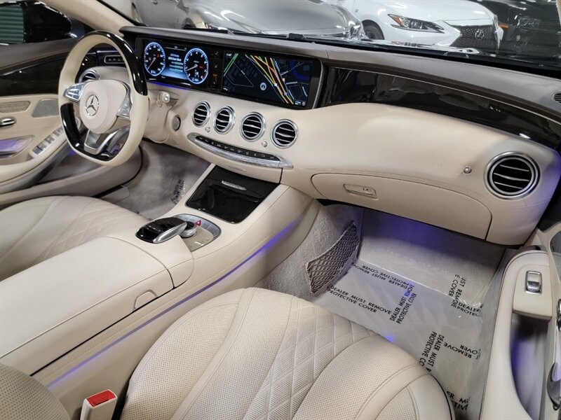 Mercedes-Benz 550 Vehicle Full-screen Gallery Image 41