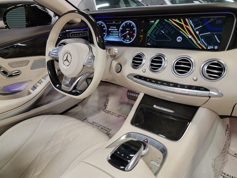 Mercedes-Benz 550 Vehicle Full-screen Gallery Image 42