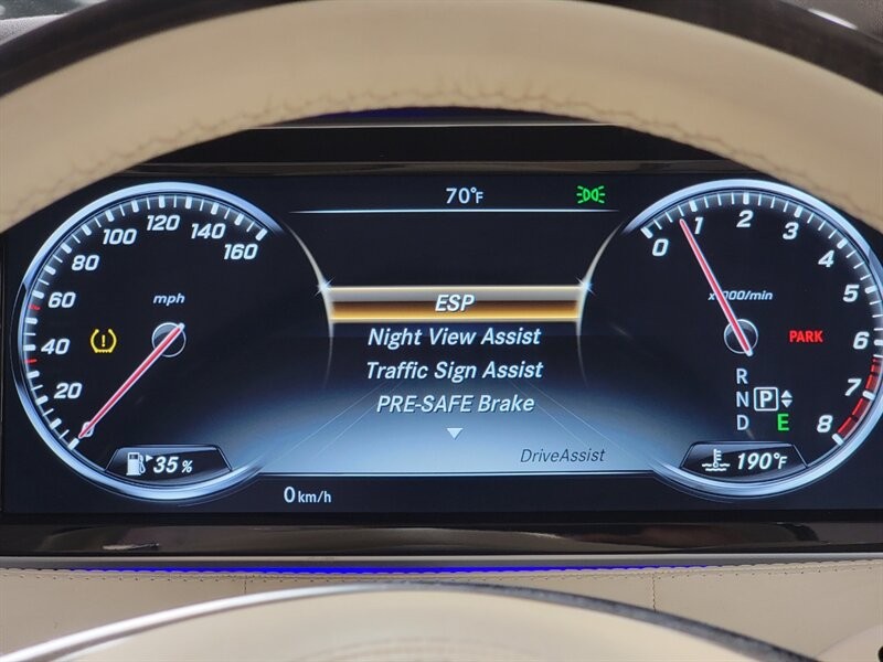 Mercedes-Benz 550 Vehicle Full-screen Gallery Image 43