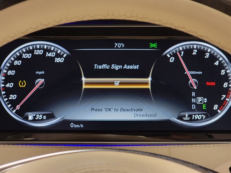 Mercedes-Benz 550 Vehicle Full-screen Gallery Image 45