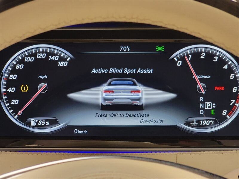 Mercedes-Benz 550 Vehicle Full-screen Gallery Image 47