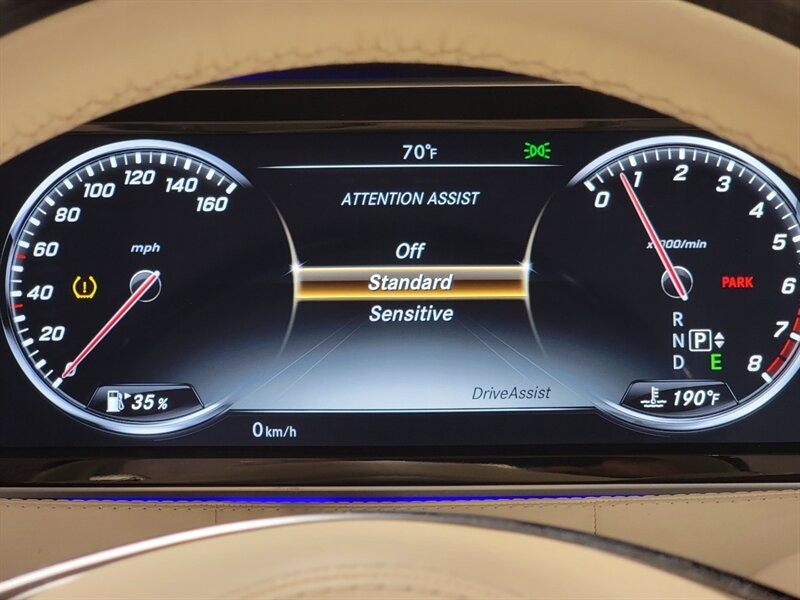 Mercedes-Benz 550 Vehicle Full-screen Gallery Image 48