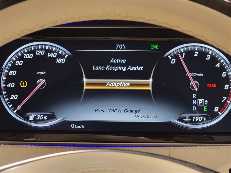 Mercedes-Benz 550 Vehicle Full-screen Gallery Image 49