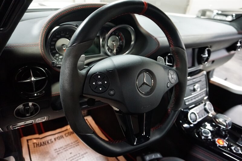 Mercedes-Benz SLS AMG GT Vehicle Full-screen Gallery Image 18