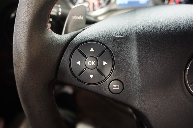 Mercedes-Benz SLS AMG GT Vehicle Full-screen Gallery Image 29