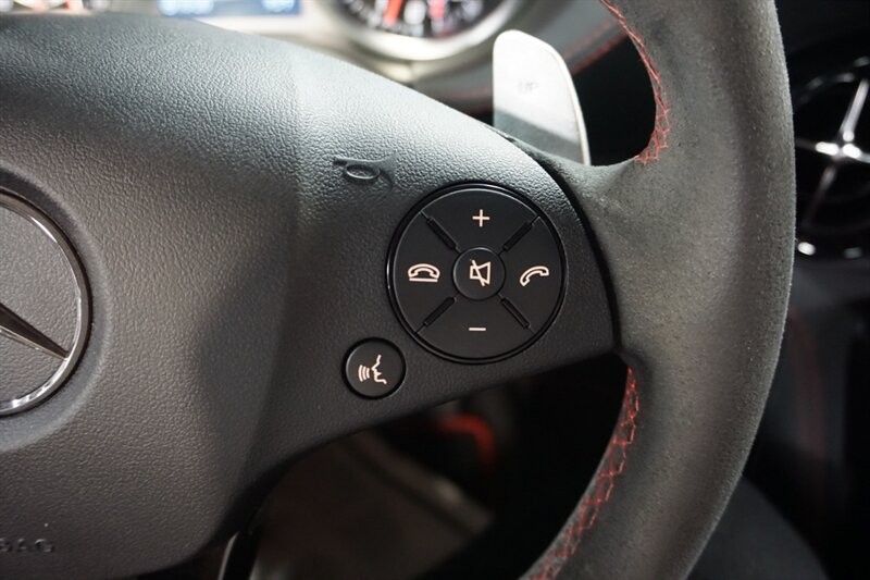 Mercedes-Benz SLS AMG GT Vehicle Full-screen Gallery Image 30